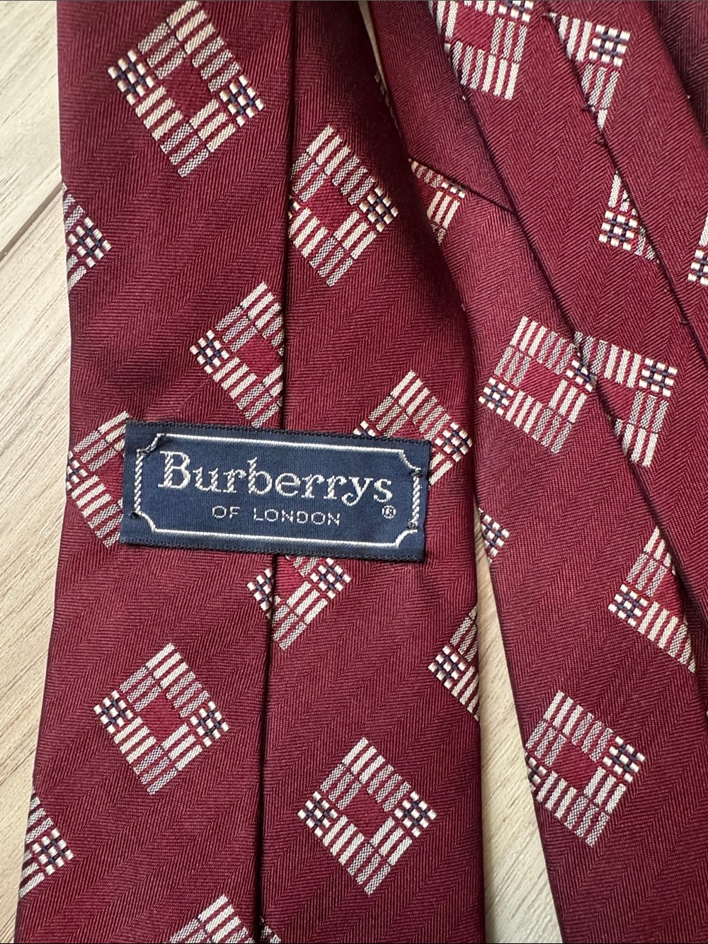 Vintage Burberrys of London tie - Picture 4 of 7